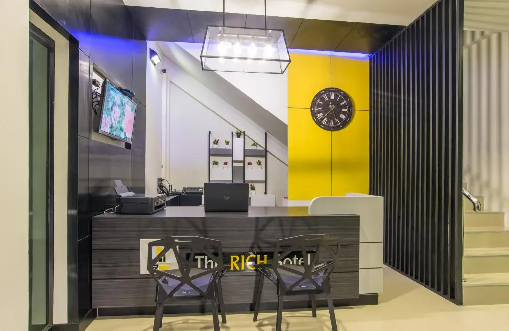 Краби: The Rich Sotel