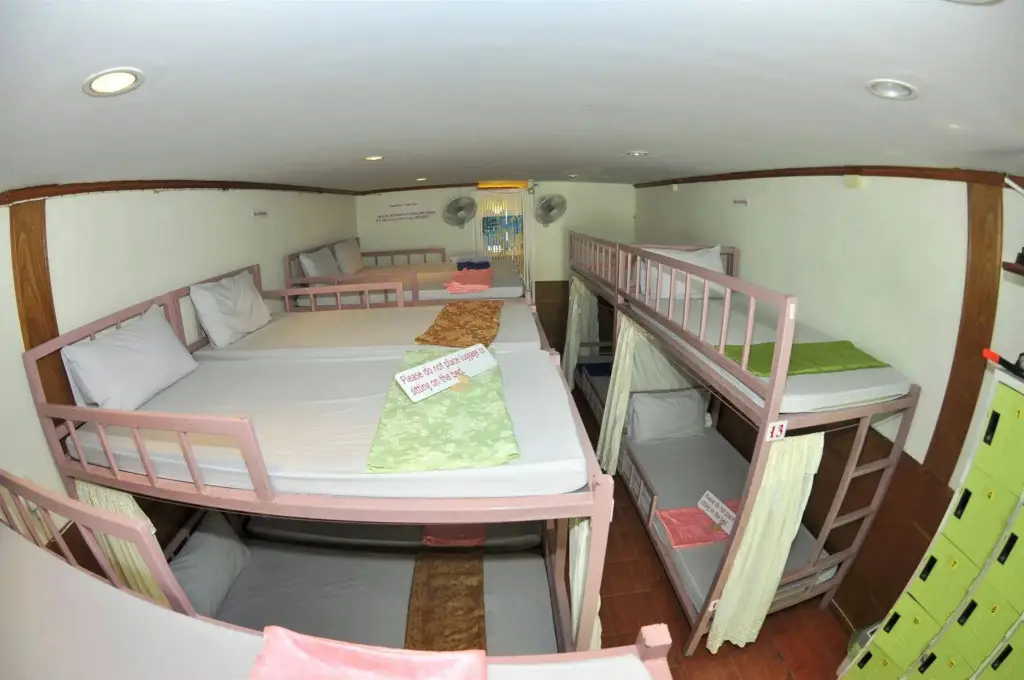 Пхи-Пхи-Дон: Blue Diamond Dorm Room