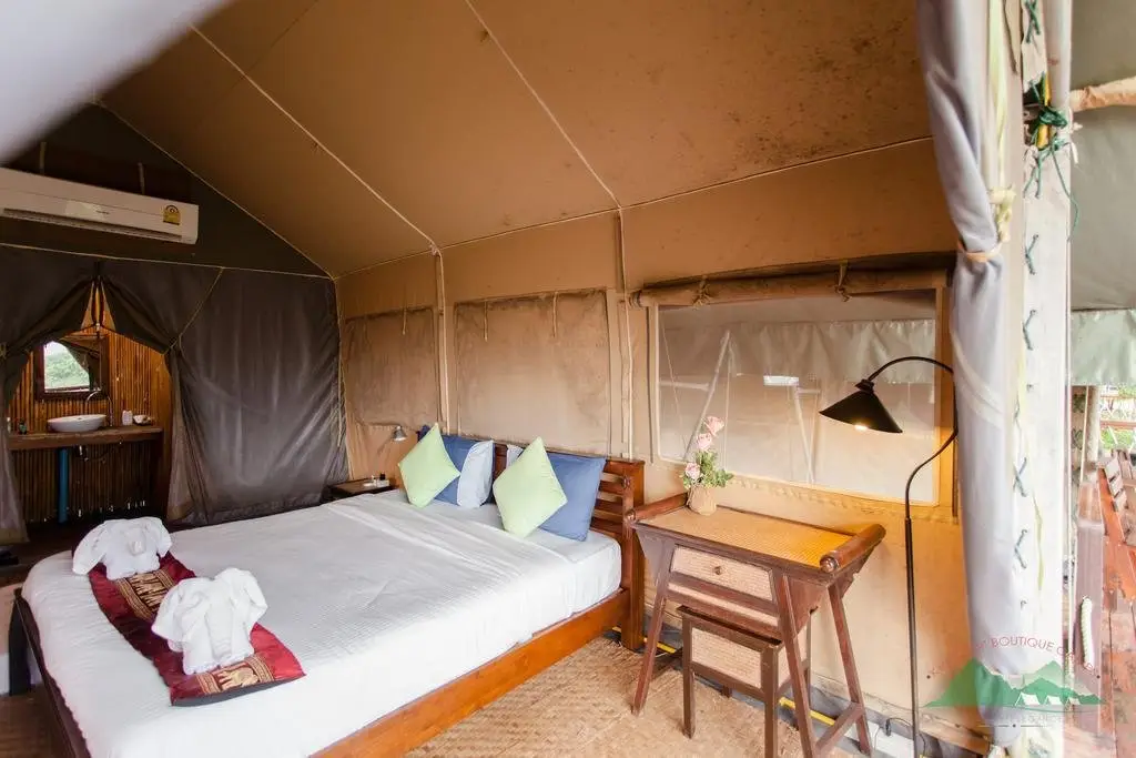 Фаном: Khaosok Boutique Camps