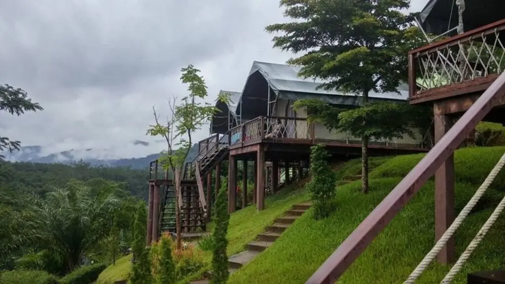 Фаном: Khaosok Boutique Camps
