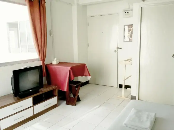 Бангкок: The Living Room Serviced Apartment