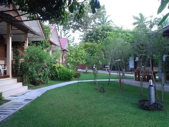 Муанг: Ruan Rom Mai Bungalow