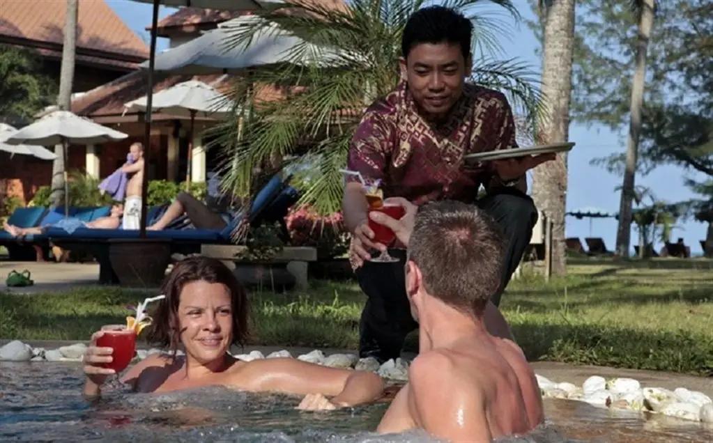 Пхонгпрасан: Coral Hotel Bangsaphan
