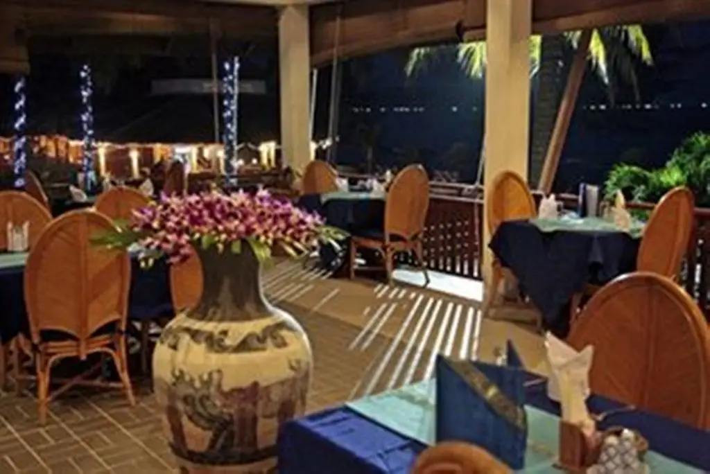 Пхонгпрасан: Coral Hotel Bangsaphan