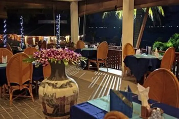 Пхонгпрасан: Coral Hotel Bangsaphan