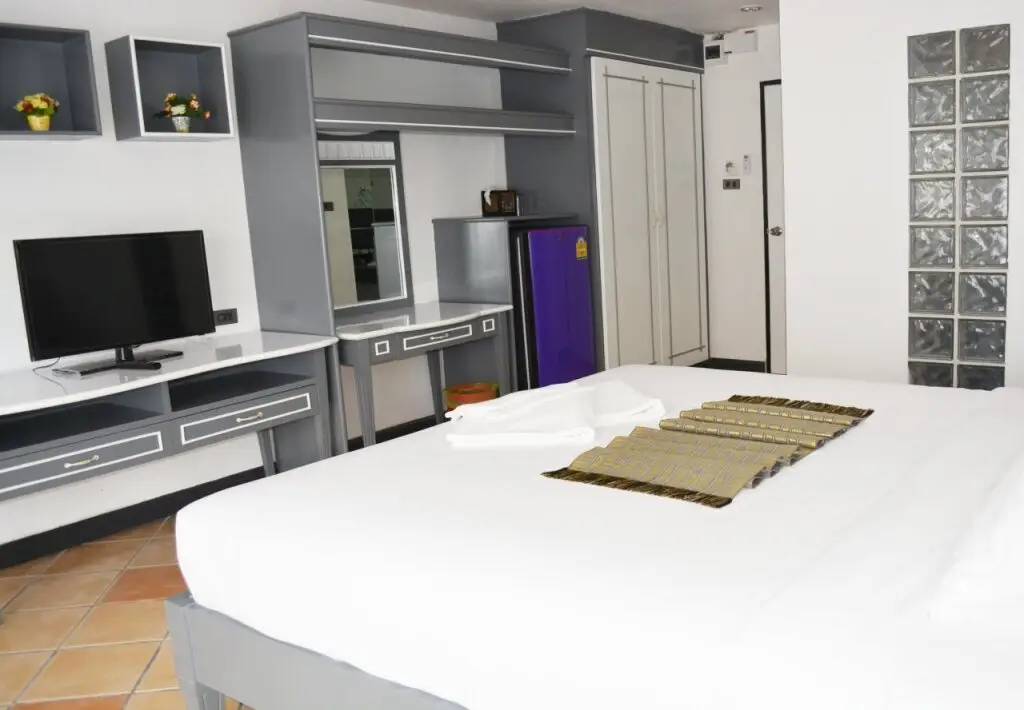Паттайя: YJ Hotel