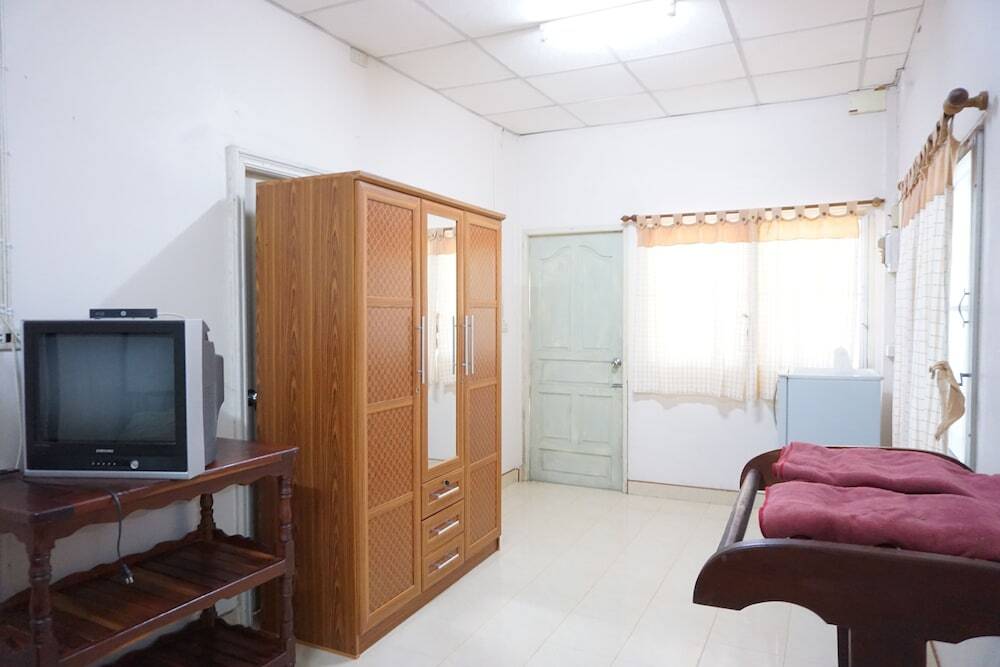 Сафли: Na Thammachart Hotel