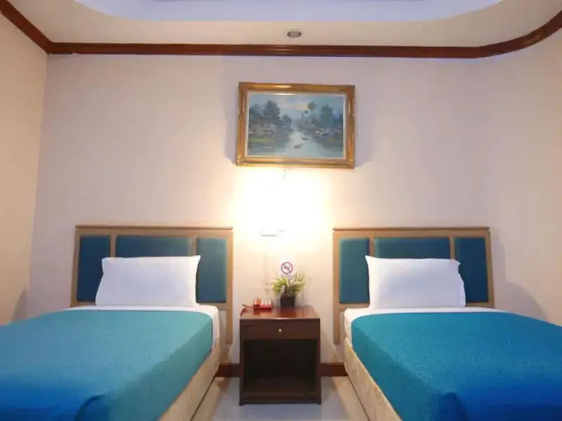 Бангкок: Max One Hotel