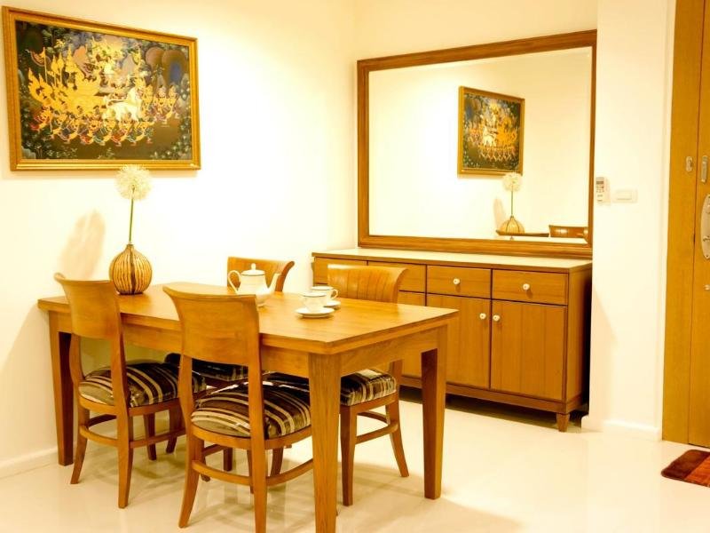 Бангкок: Golden House Royal Maneeya Residence