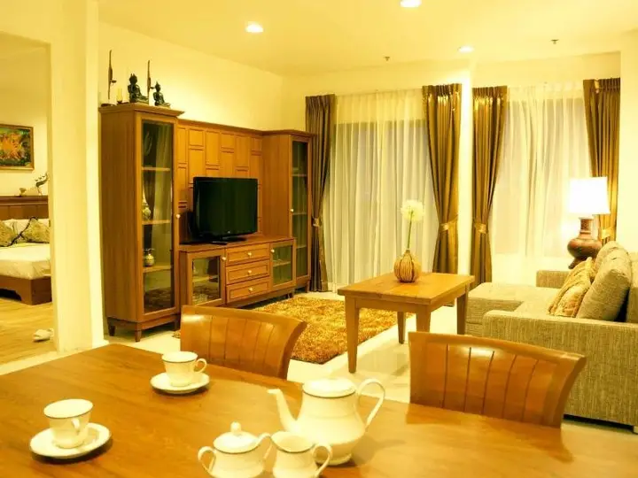 Бангкок: Golden House Royal Maneeya Residence