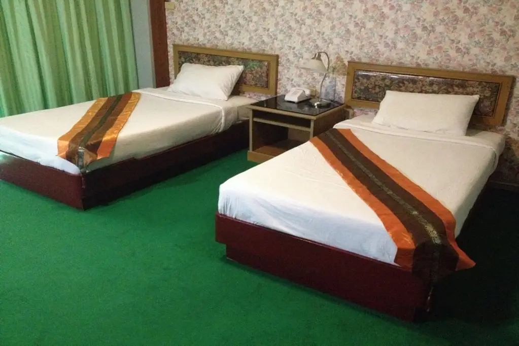 Хатъяй: Chao Phya Grand Hotel