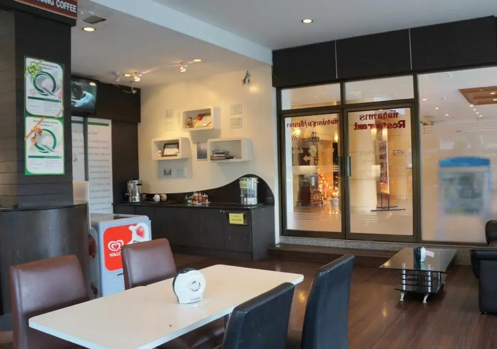 Сурин: Maneerote Hotel Surin