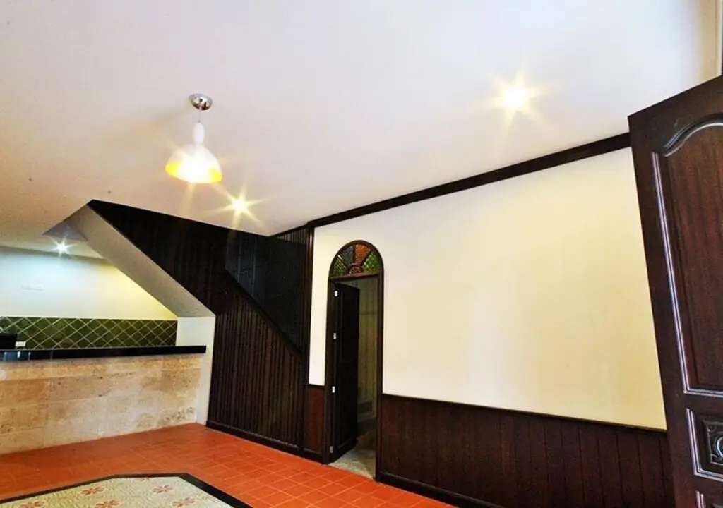 Краби: Grandmom Place