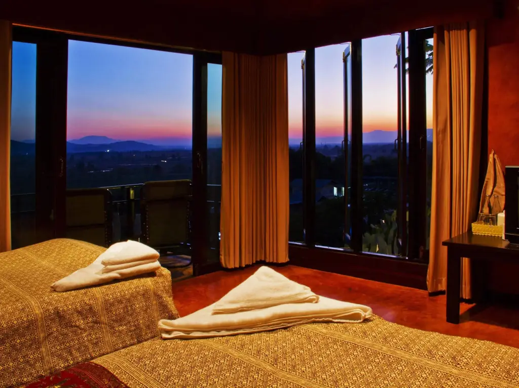 Муанг: Thaton Hill Resort