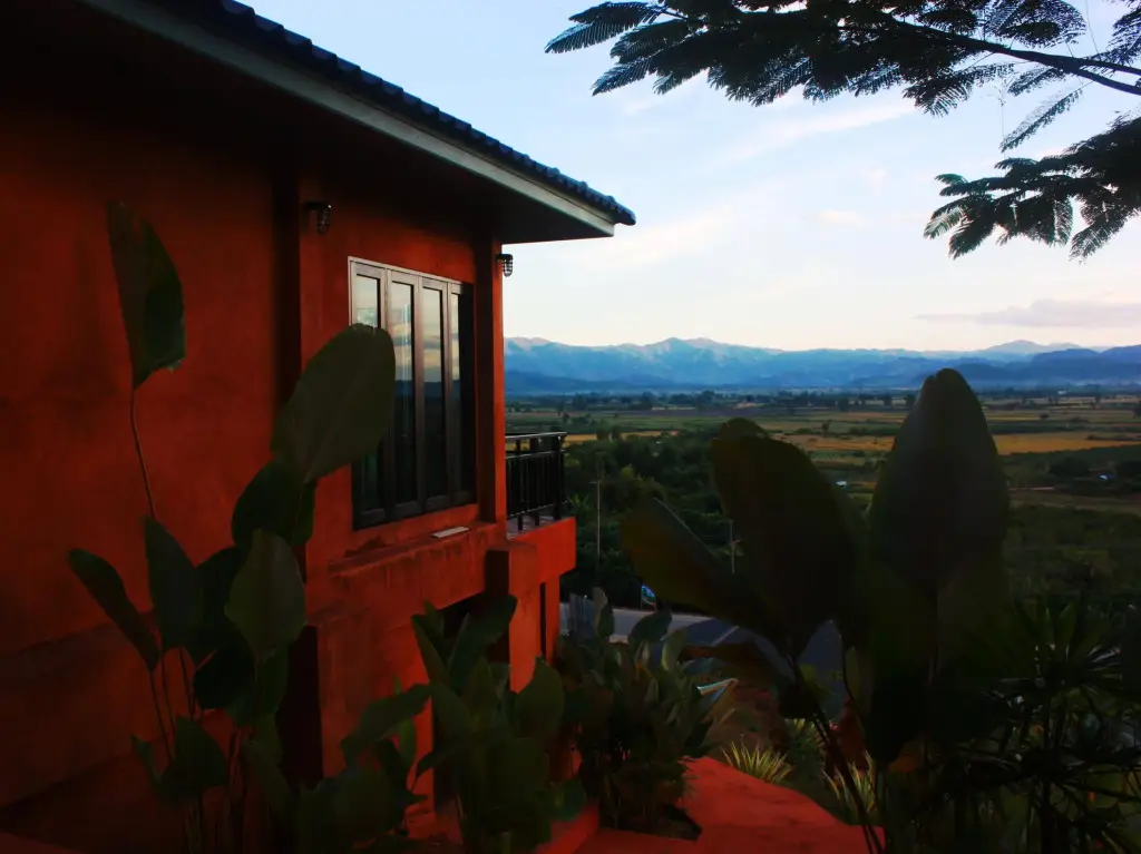 Муанг: Thaton Hill Resort