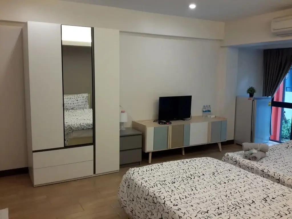 Патхумтхани: Woodroof Residence Rangsit