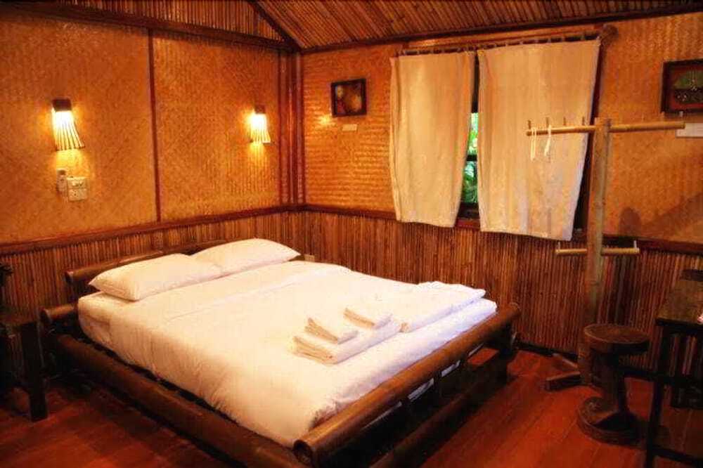 Mae Chan: River Hill Resort