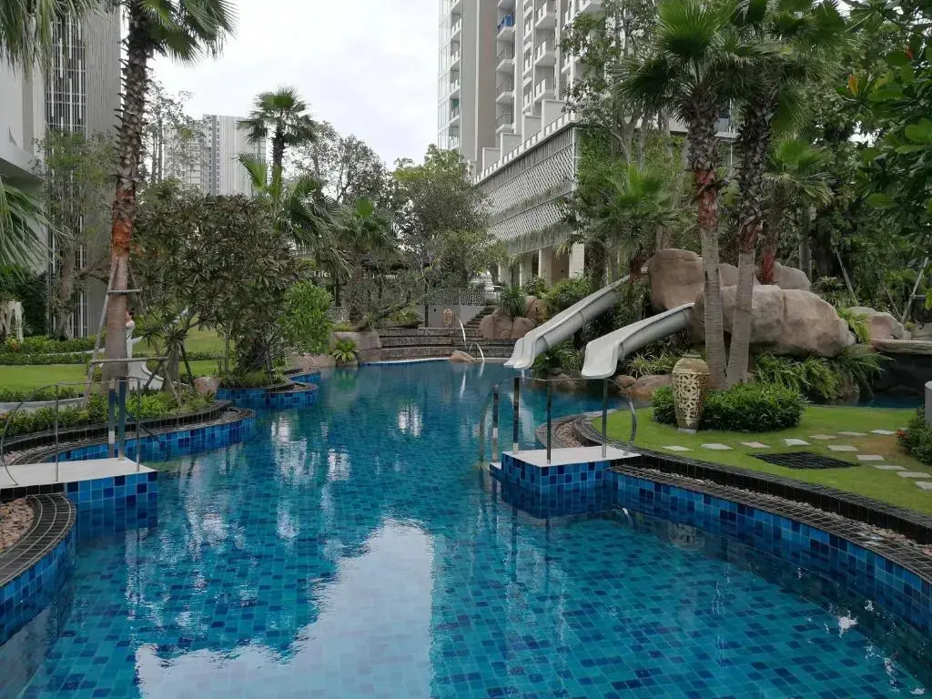 Паттайя: The Riviera Wongamat Hong Apartment