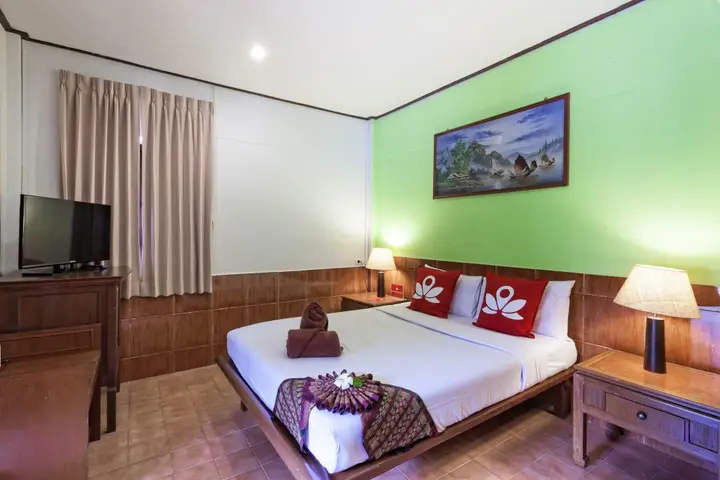 Кату: Отель ZEN Rooms Chaloemprakiat Patong
