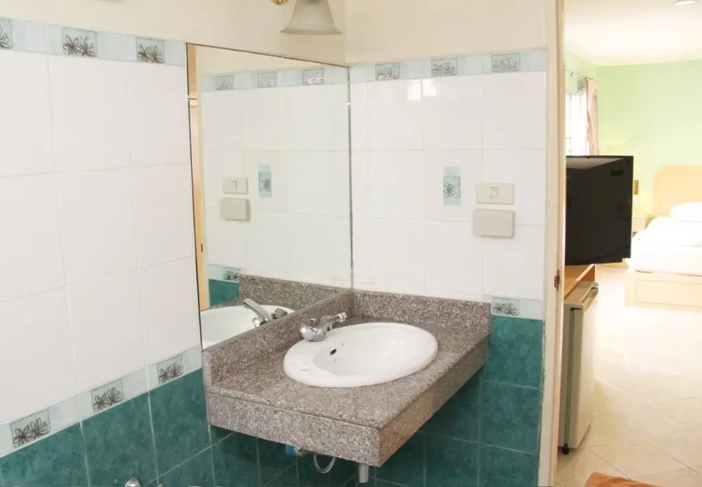 Паттайя: Richman Poorman Guesthouse