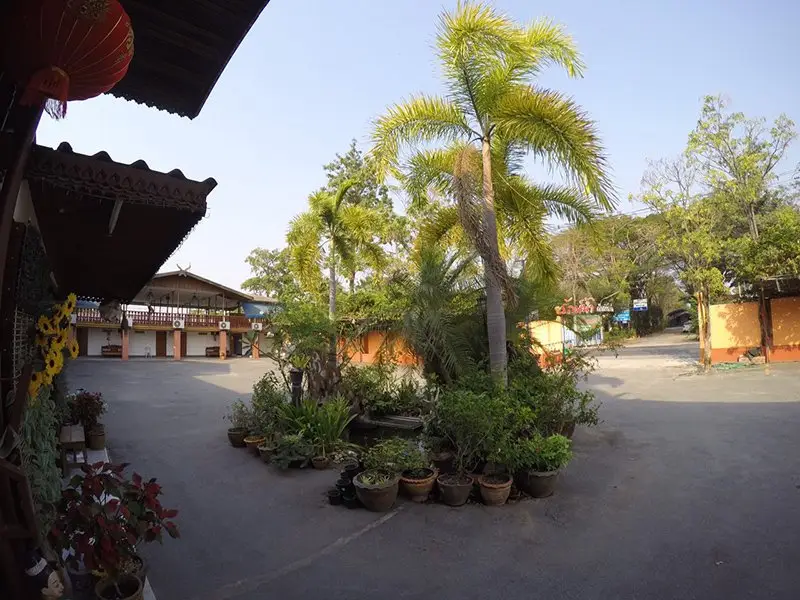 Дамноен Садуак: Phungluang Resort