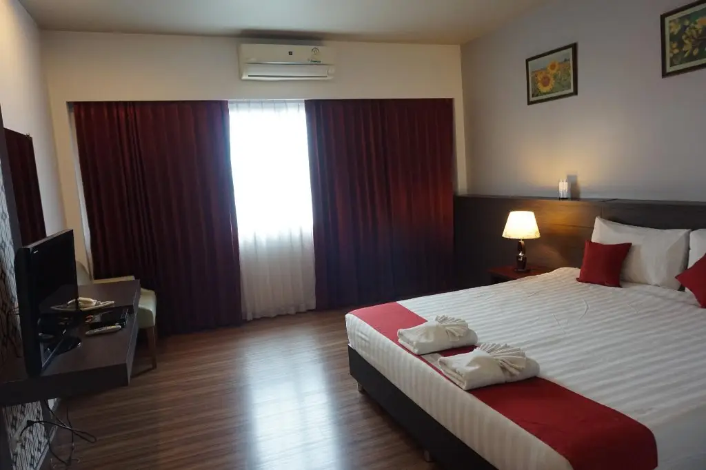 Нанг-Ронг: Akelada Hotel