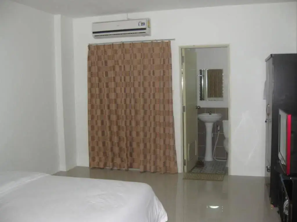 Кхонкэн: Premriudee Apartment