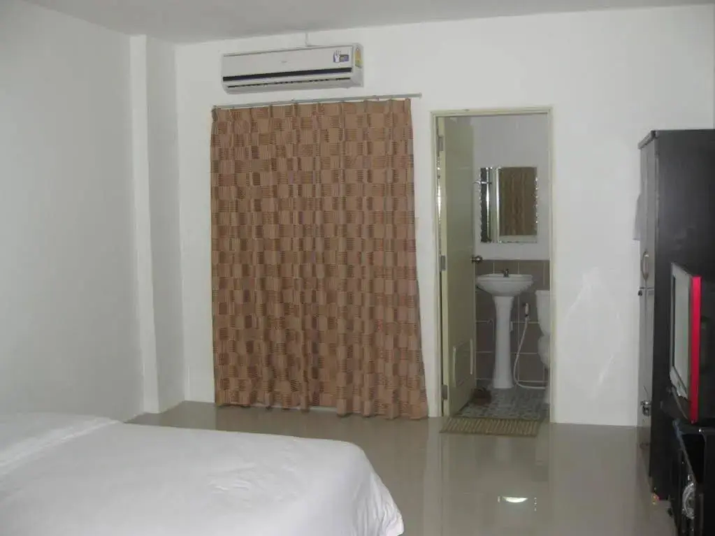 Кхонкэн: Premriudee Apartment