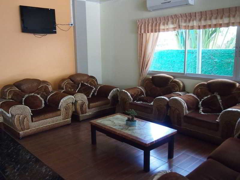Паттайя: Monaa's Place