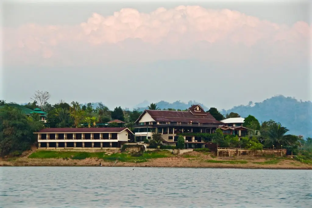 Сангкхла Бури: Phornpailin Riverside Resort