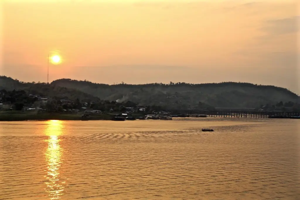 Сангкхла Бури: Phornpailin Riverside Resort