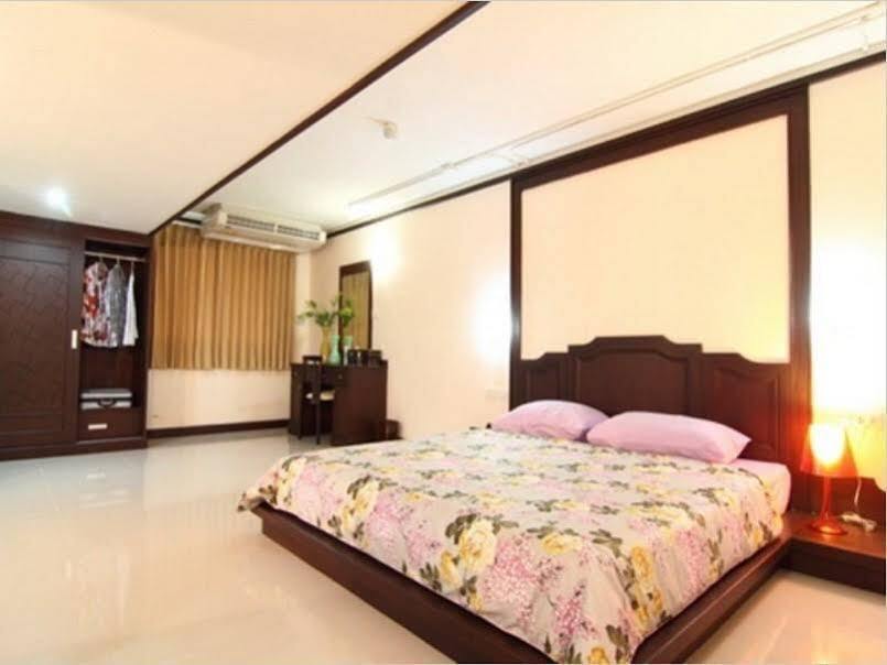 Бангкок: The Liu Executive Apartment
