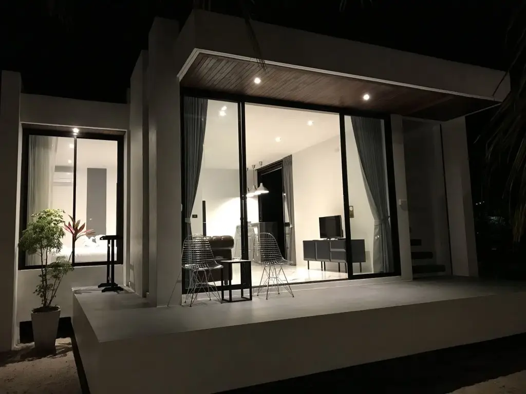 Самуи: Lennon Maison
