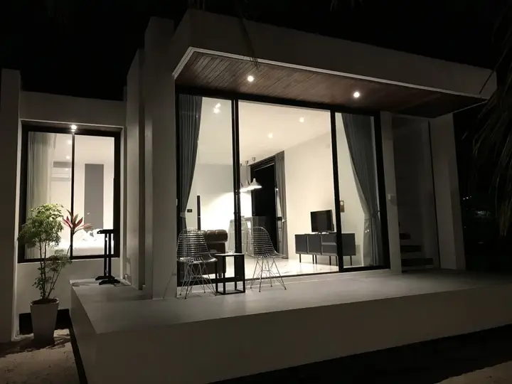 Самуи: Lennon Maison