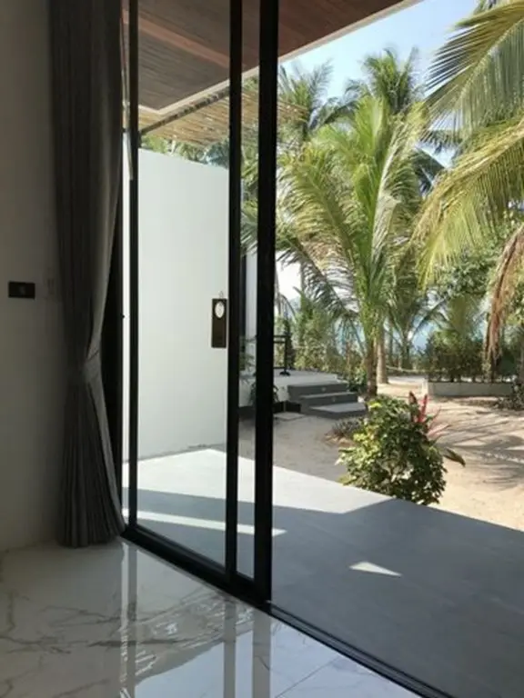 Самуи: Lennon Maison