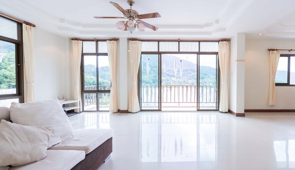 Кату: Baan Neramit Hill