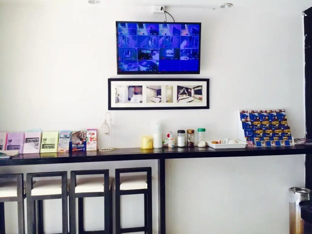 Кату: The Bird Cage Patong Guesthouse