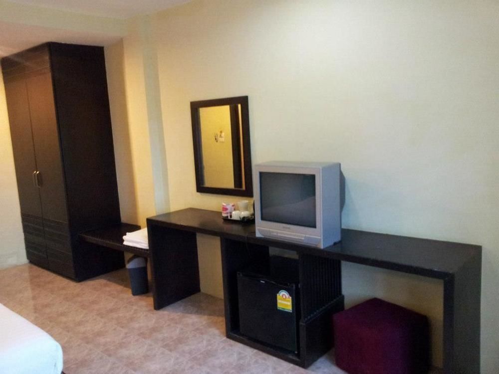 Тхаланг: At Thalang Hotel