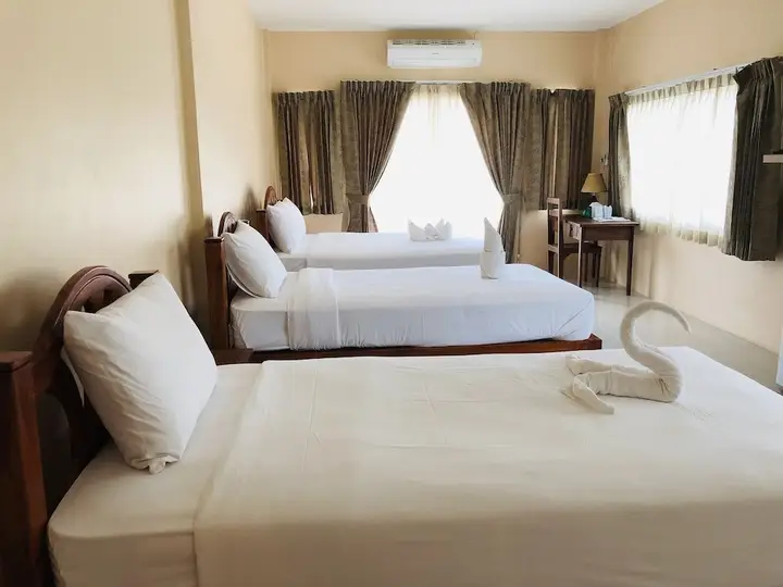 Фаном: Nung House
