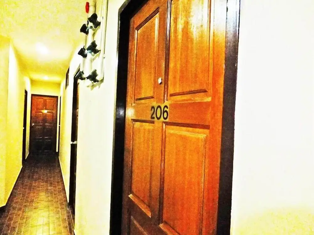 Бангкок: White Orchid Inn