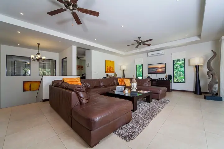 Муанг: Villa Ploi Attitaya 6 Bed 2 Storey Villa Near Nai Harn Beach