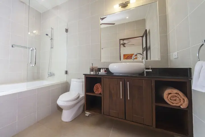 Муанг: Villa Ploi Attitaya 6 Bed 2 Storey Villa Near Nai Harn Beach