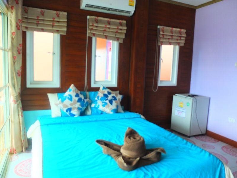 Ко-Лан: Baan Tonpai Koh Larn