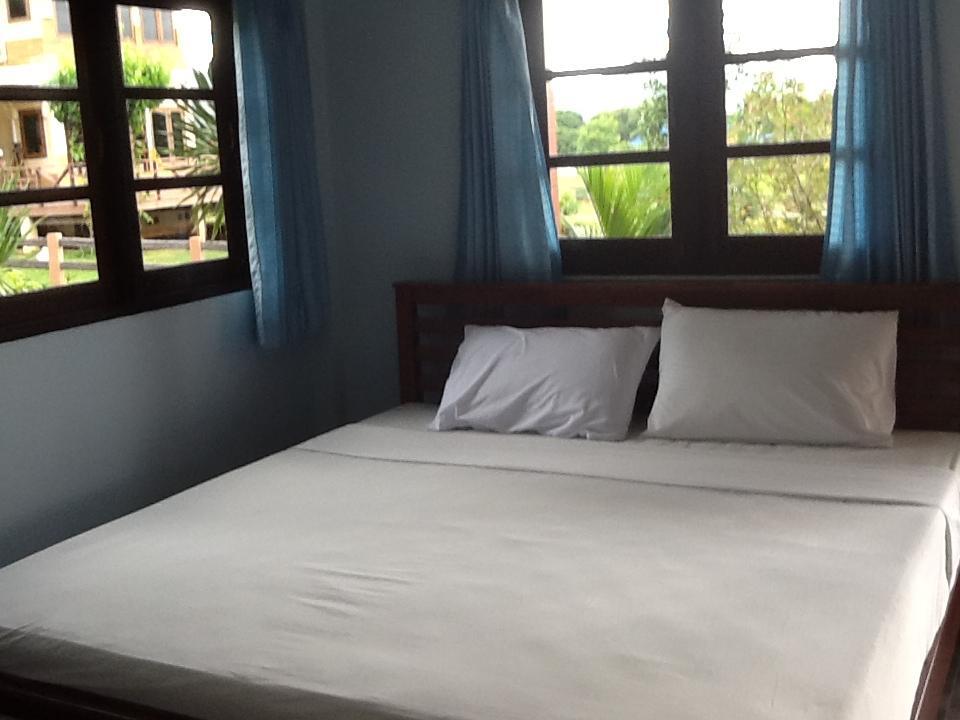Нонг Нам Дэнг: Khao Yai Wanalee