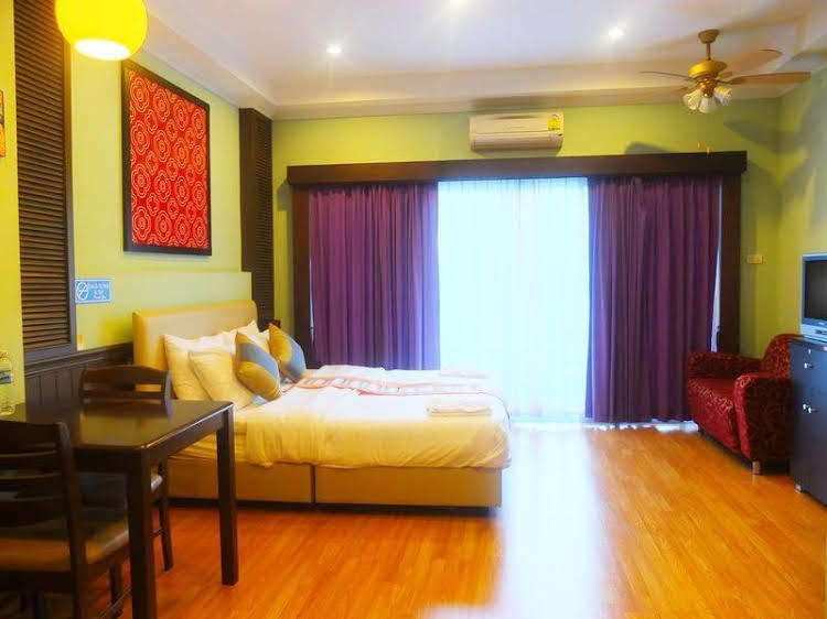 Паттайя: Hill Top Sweet Serviced Apartment
