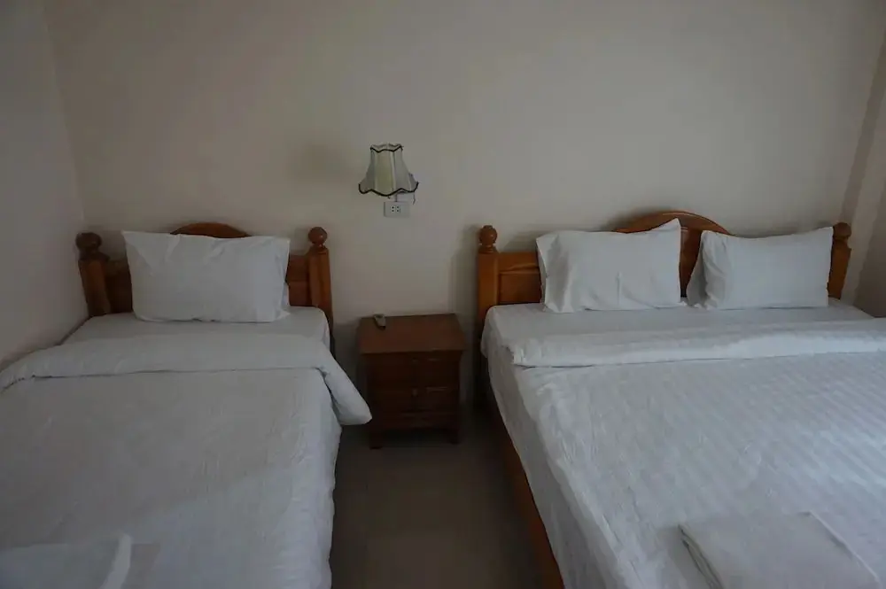 Тхат-Пханом: Pornnarumitr Hotel