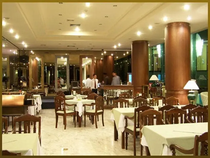 Супханбури: Sri U-Thong Grand Hotel