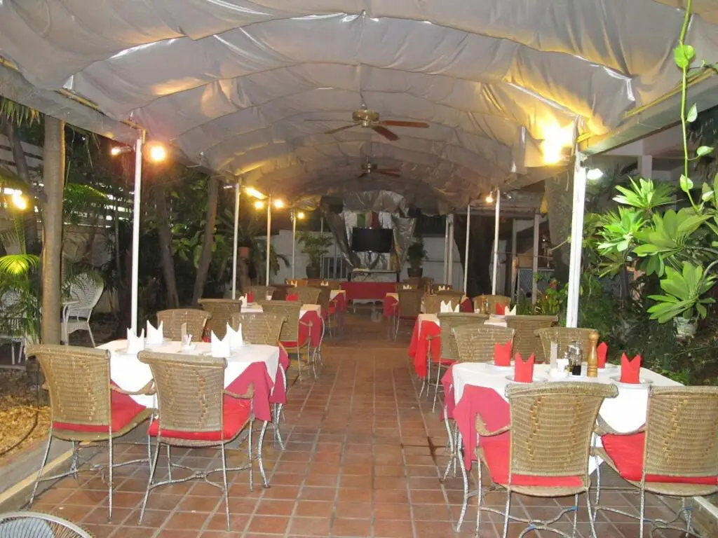 Паттайя: Valentino Restaurant & Guesthouse