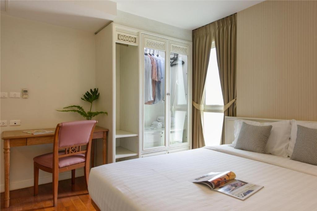 Бангкок: Sabai Sathorn Service Apartment