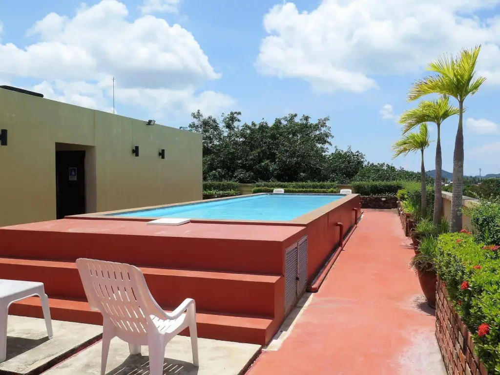 Пхукет: Chaofa West Suites